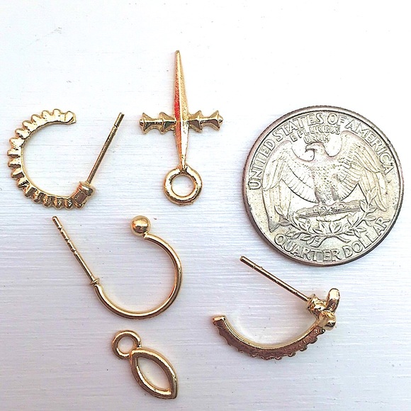 🆑10/$25🆑𝗖𝗟𝗘𝗔𝗥𝗔𝗡𝗖𝗘 3 Gold Leaf Cross Earrings Set NEW - Picture 8 of 10